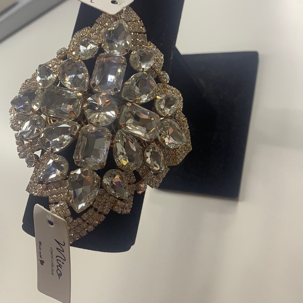 NWT Crystal  and Rhinestone bracelet cuff bracelet